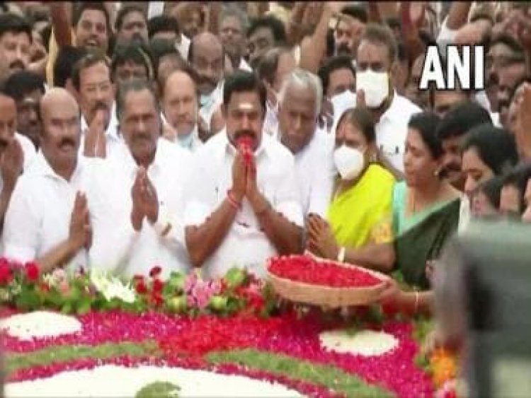 AIADMK's Edappadi K Palaniswami pays floral tribute to Jayalalithaa in Chennai
