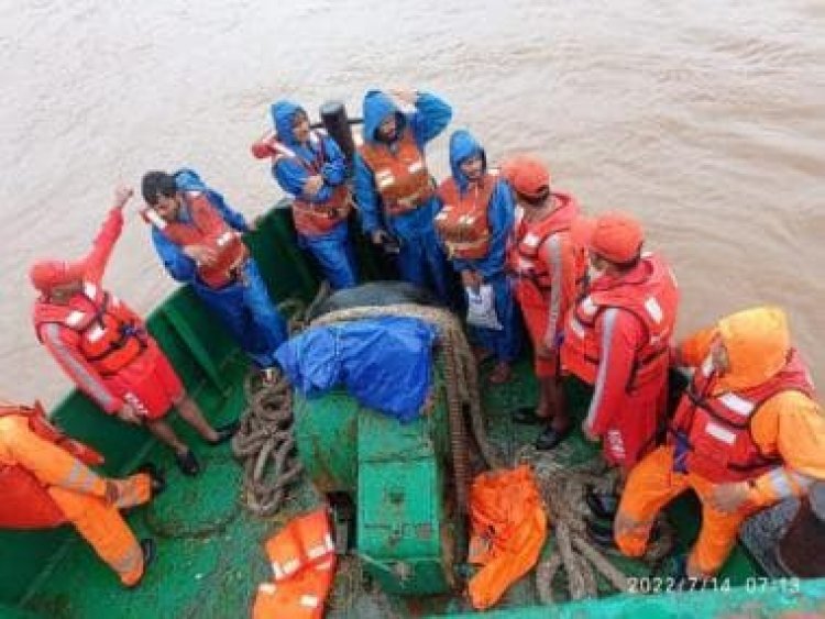 10 workers of construction firm trapped in Maharashtra's Vaitarna river rescued: NDRF
