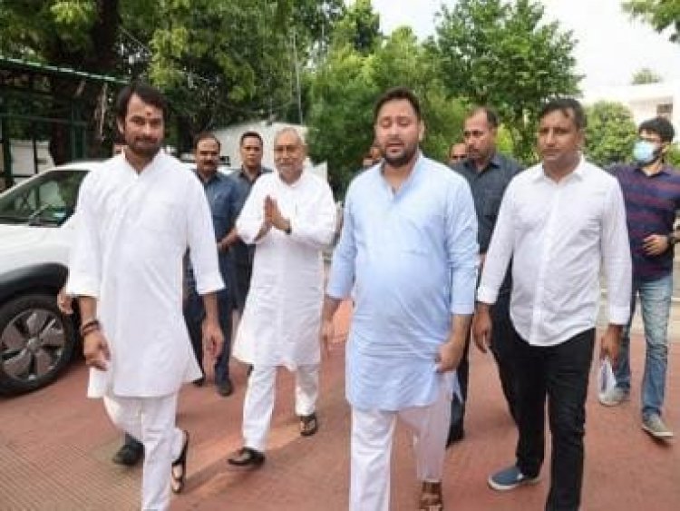 Bihar Political Crisis Live: Forget what happened in 2017 and let's start a new chapter: Nitish Kumar to Tejashwi Yadav