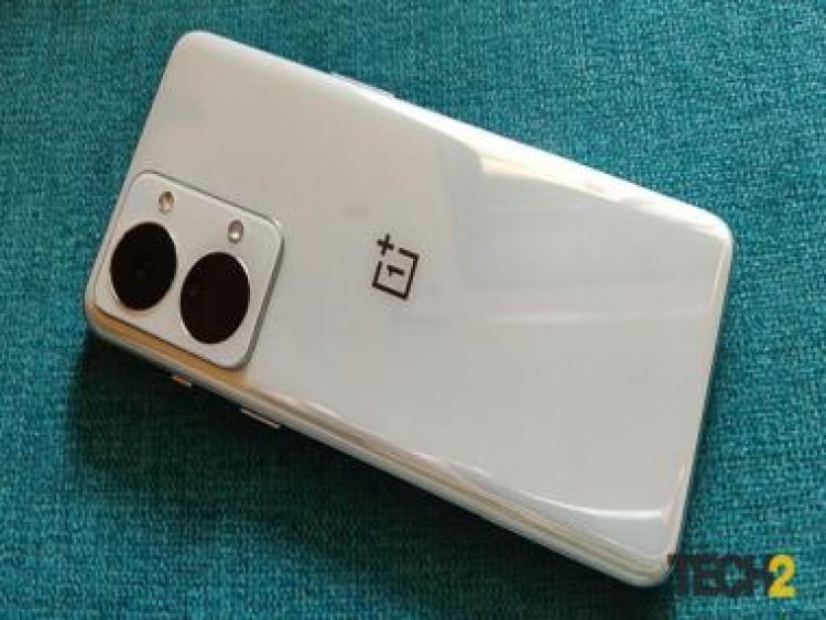 Best phones under Rs 30,000 (Aug 2022): OnePlus Nord 2T, Poco F4 5G to Motorola Edge 30