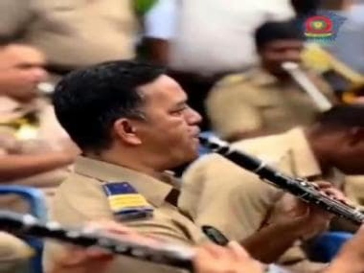 Janmashtami: Video of Mumbai Police grooving to Bachchan's Mach Gaya Shor goes viral