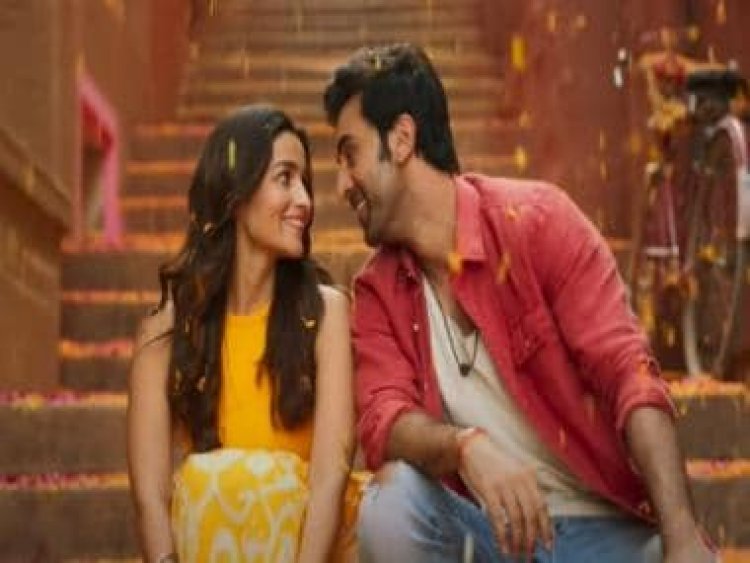 Did you know Ranbir Kapoor-Alia Bhatt's chartbuster Kesariya from Brahmastra is inspired by this song?