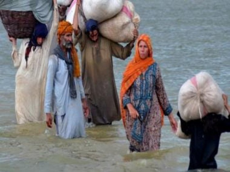 Army to rescue people from flood affected zones in Pak; death toll inches to 1000