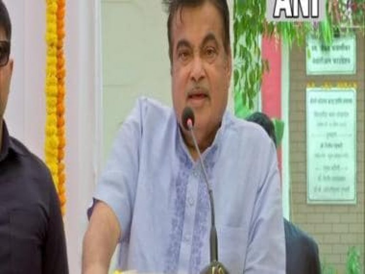Would rather jump into a well than join the Congress, says Nitin Gadkari