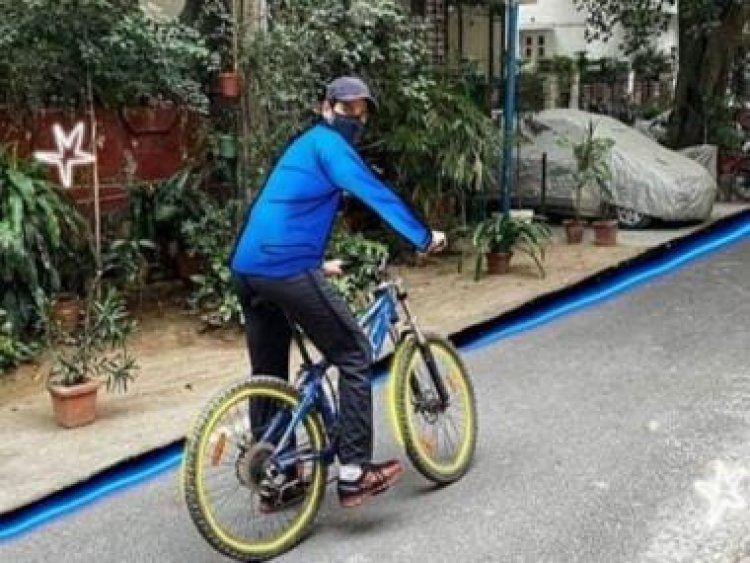 Yodha shoot: Sidharth Malhotra spotted cycling in Manali