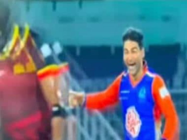 Legends League Cricket 2022: Mohammad Kaif seeks 'special attention' from Sourav Ganguly after taking wicket; Watch