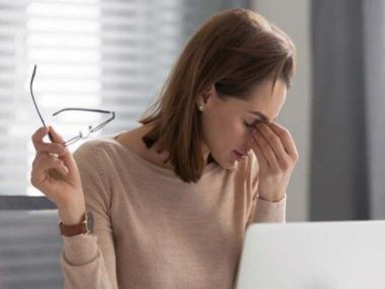 Eye strain headache: Signs, causes and treatment