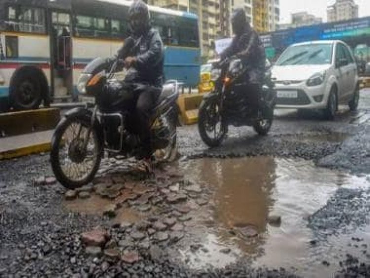 Bengaluru pothole makes it to Google landmarks; Twitter has field day