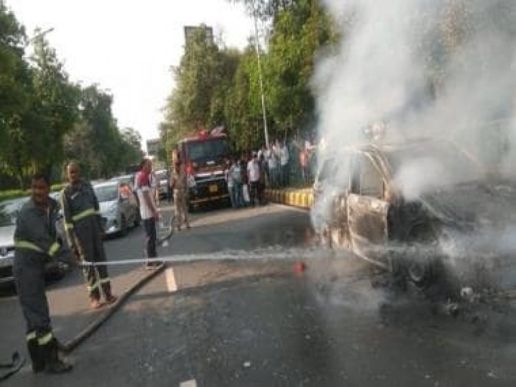 Watch: SUV charred at Noida Link road; no casualty