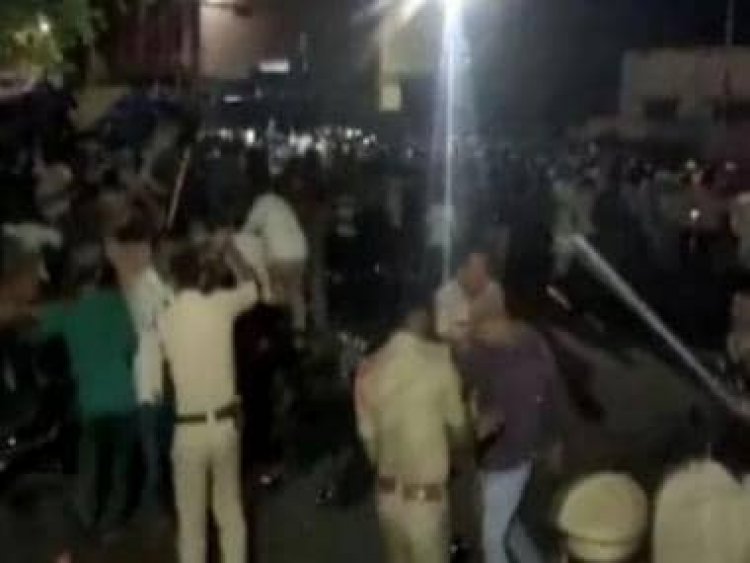 Woman sprayed with inflammable substance at Durga Puja pandal in MP's Jabalpur, Hindu organizations protest