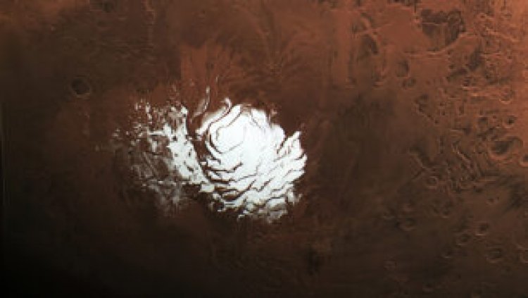 Mars’ buried ‘lake’ might just be layers of ice and rock