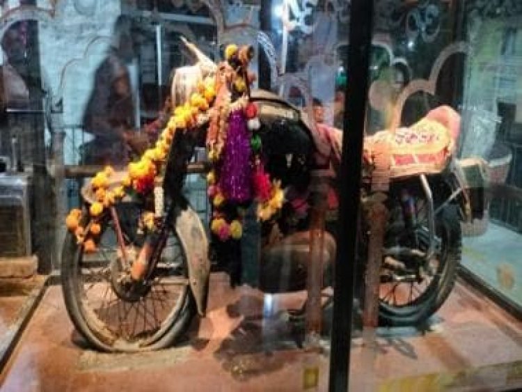 Rajasthan has temple dedicated to bike which ALWAYS returned to its dead master - Om Banna - Know all about Bullet Baba