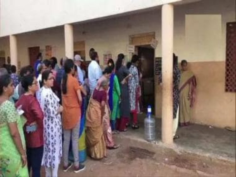 Special Summary Revision: Jammu residents for more than a year can register as voters, says DC order