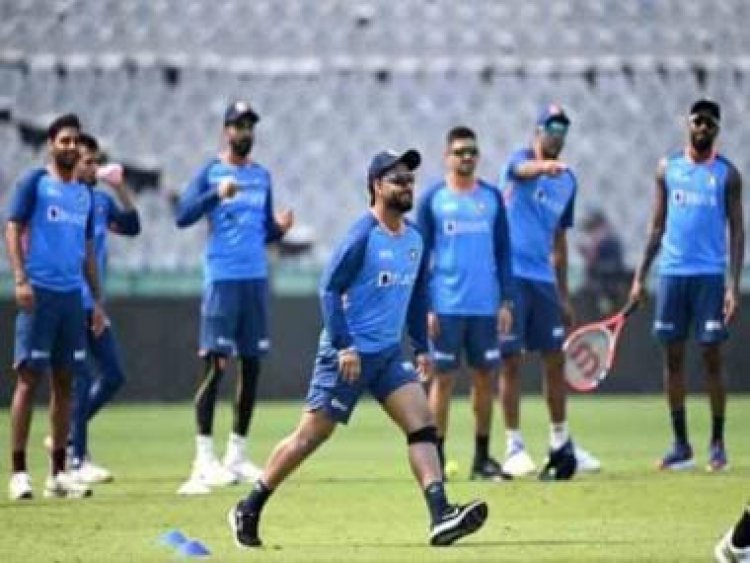 T20 World Cup: Sunil Gavaskar chooses Rishabh Pant as an 'automatic pick' in the XI