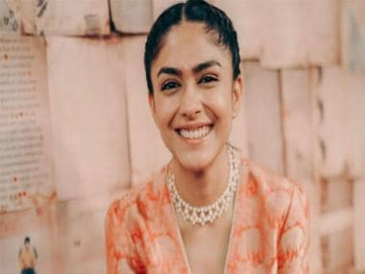 Mrunal Thakur leads an example, to host food donation drive for stray animals