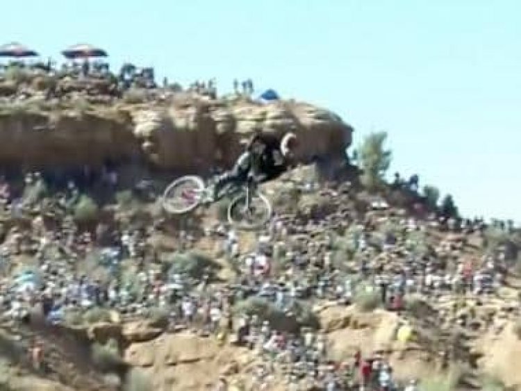 Insane! Biker shows shocking skills during mountain bike riding, video goes viral