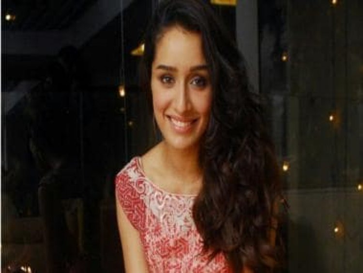 Shraddha Kapoor kickstarts Diwali preparations at her home!