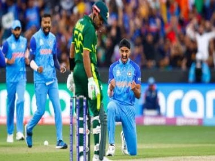 India vs Pakistan, T20 World Cup: Babar Azam dismissed for a golden duck, Mohammad Rizwan out for four, Watch video