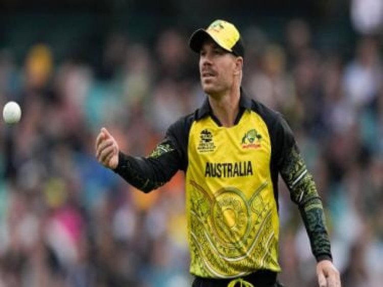 Australia vs Sri Lanka, T20 World Cup: David Warner pulls off acrobatic save, collects superb catch later; watch video