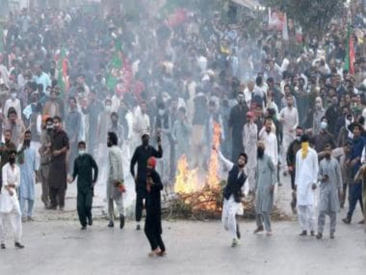 Pakistan: PTI protest against Imran Khan shooting rocks Rawalpindi
