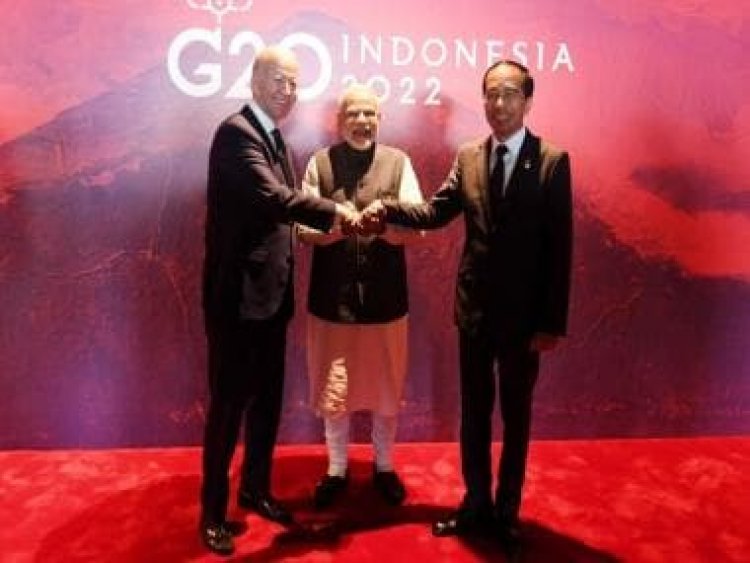 G20 Summit LIVE: PM Modi &amp; Xi's first handshake since Galwan at dinner hosted by Joko Widodo