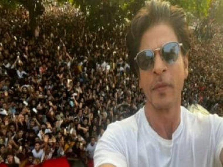 Shah Rukh Khan's Mannat's nameplate gets 'diamond' makeover; fans can't keep calm