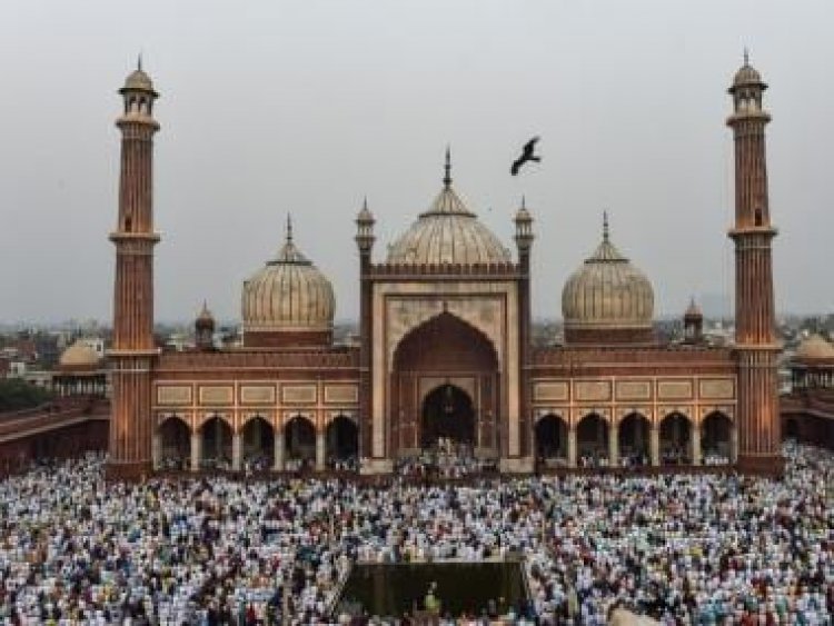 After Delhi L-G steps in, Jama Masjid administration revokes order prohibiting entry of women