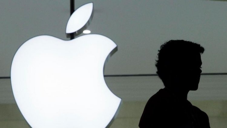 Apple Stock Slides On Report of 6 Million Hit to iPhone Shipments Amid China Covid Chaos