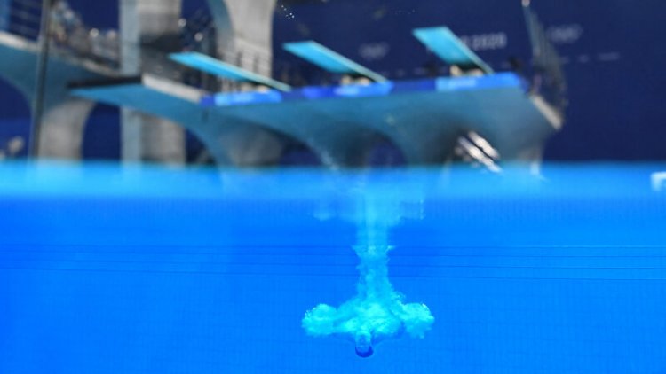 Physicists explain how to execute a nearly splashless dive