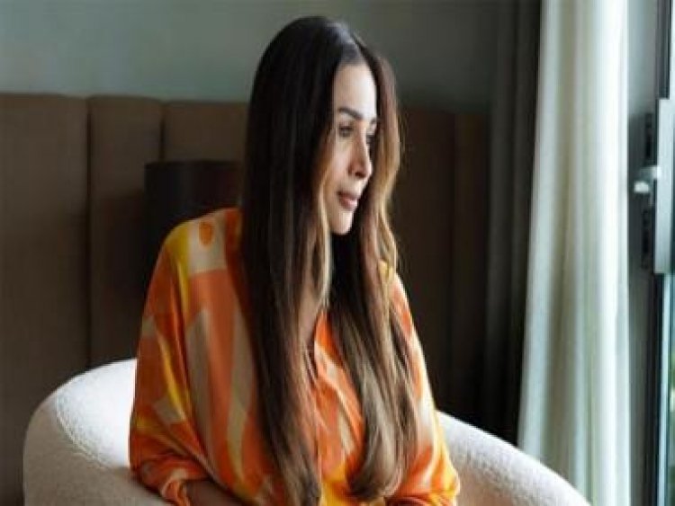 Witness the unapologetically funny Malaika Arora, as she gears up for her first stand up act in Moving In With Malaika