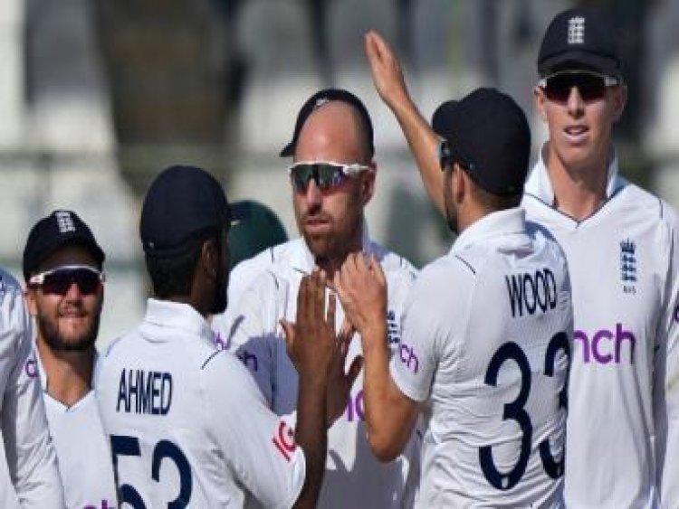 Pakistan vs England Highlights: Visitors 55 runs away from handing PAK whitewash