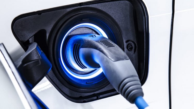 U.S. Senator Slams Treasury Over Electric Vehicle Tax Credit Move
