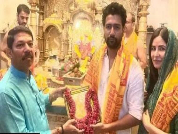 Vicky Kaushal and Katrina Kaif seek blessings at Mumbai's Siddhivinayak temple; pictures go viral