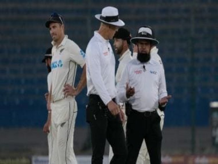 New Zealand cricketers slam bad-light rule after second Test in Karachi ends in draw