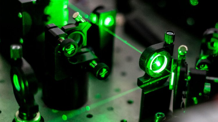 Here’s how to make a fiber-optic cable out of air using a laser