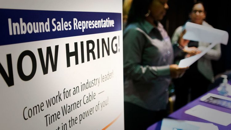 Job Market Mystery Complicates Fed Path As Tech Culls, Claims Fall