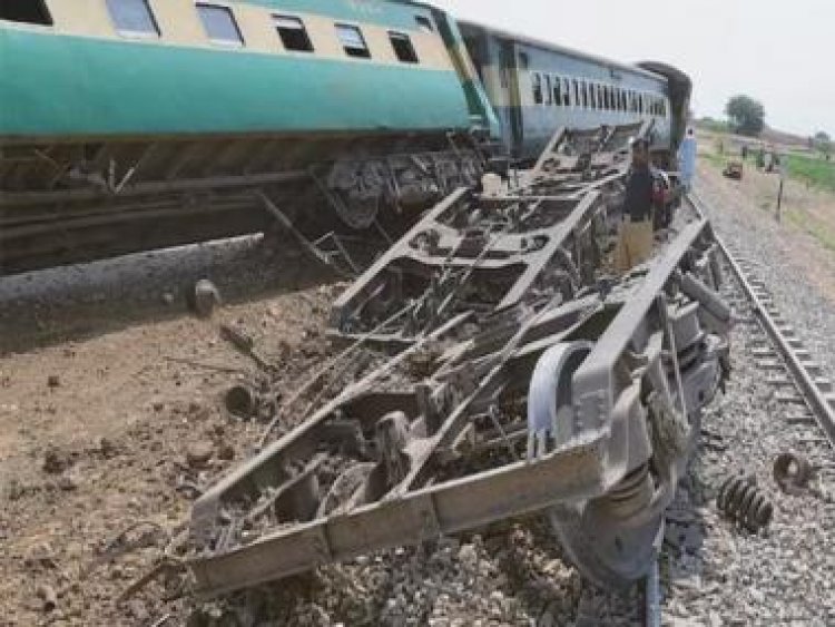 Pakistan: Several killed as blast derails train in Balochistan