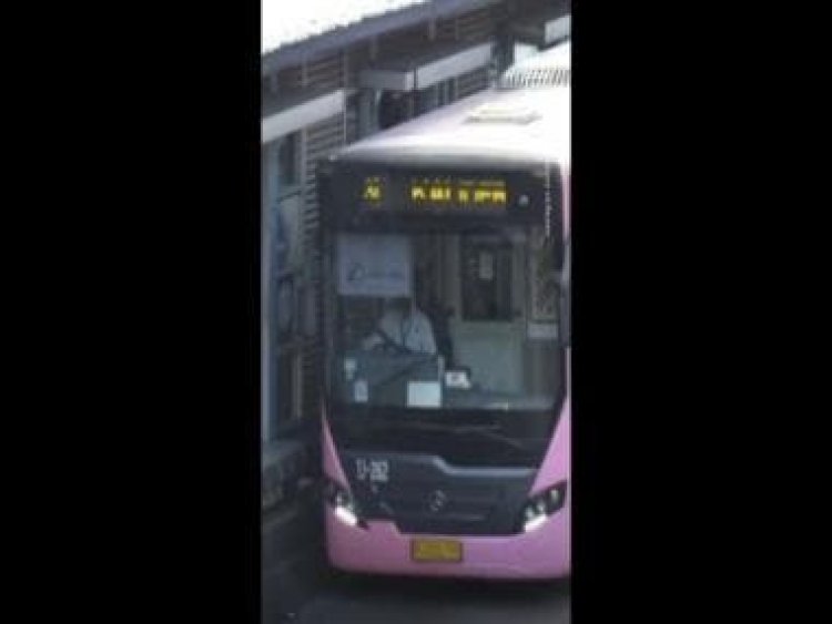 Video of Jakarta's pink bus only for women goes viral, internet says ‘men should just learn to behave in public’