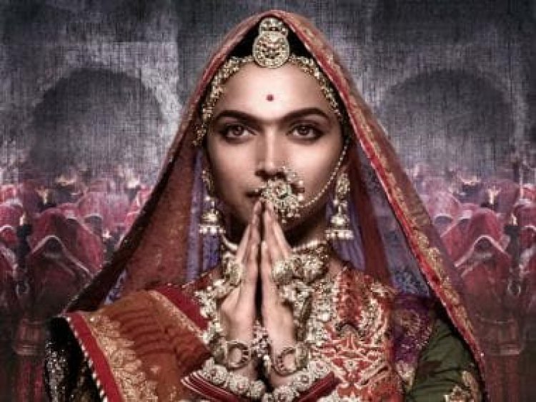 Deepika Padukone fans trend #RaniSaOfBollywood as Padmaavat clocks 5 years and Pathaan releases today!