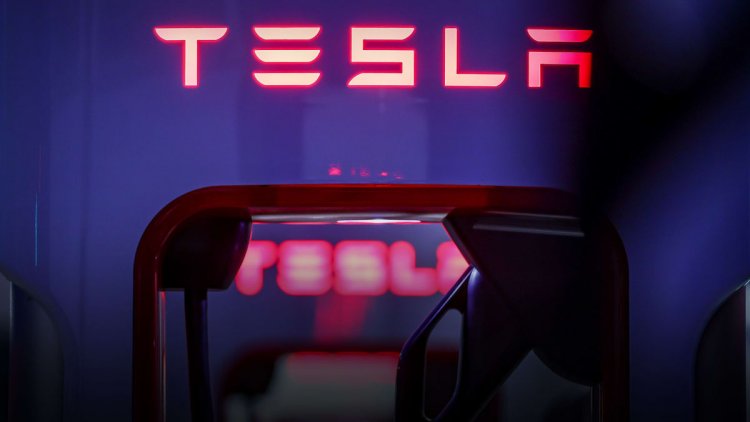 Tesla Stocks Soars As Bullish Musk Pushes Case For Big 2023 Gains After Q4 Earnings Beat