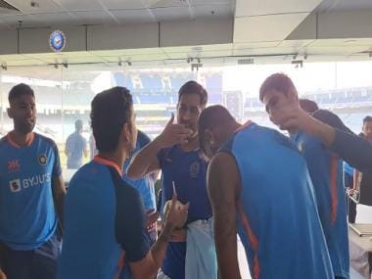 MS Dhoni visits India dressing room ahead of T20Is against New Zealand; Watch Video