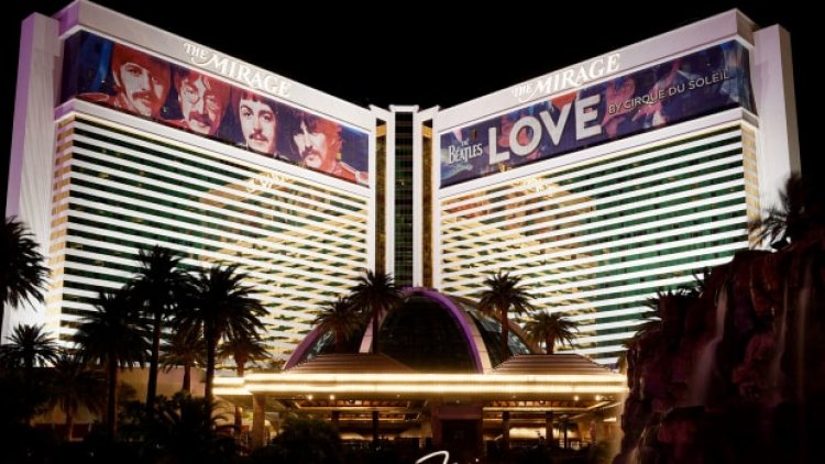 Iconic Las Vegas Strip Attraction Gets a Stay of Execution
