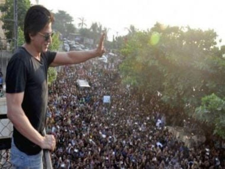 Shah Rukh Khan makes first public appearance after Pathaan's success, expresses 'gratitude' to fans