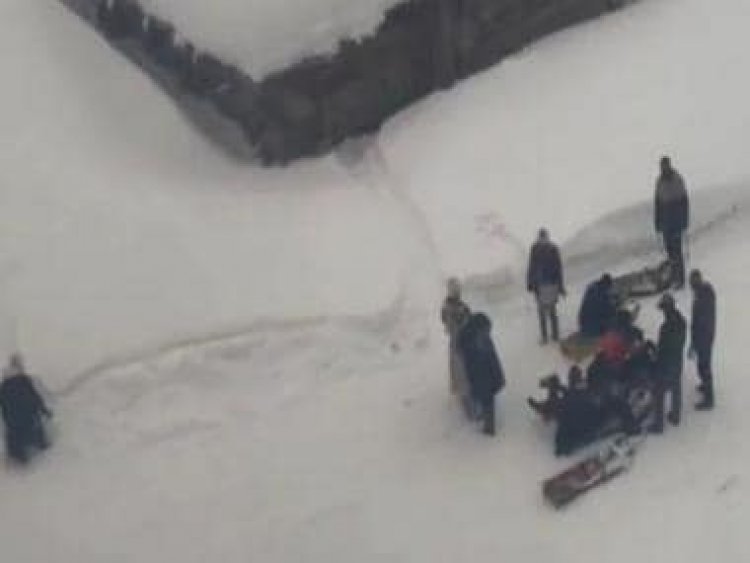 Massive avalanche hits skiing resort in J&amp;K's Gulmarg