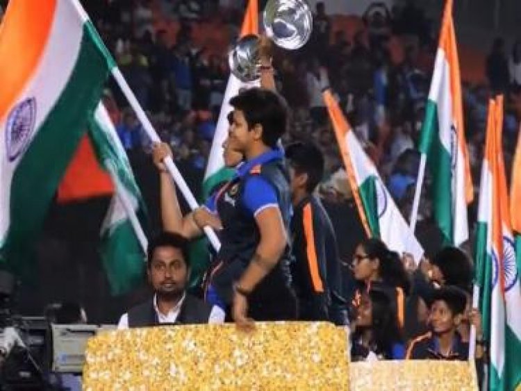 Watch: U-19 Women's T20 World Cup champions get victory lap during India vs New Zealand 3rd T20I