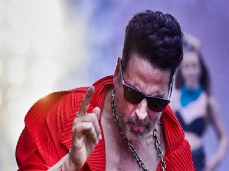 Here's how Akshay Kumar's look as a rockstar from Selfiee's song 'Kudiye ni Teri vibe' is breaking the internet