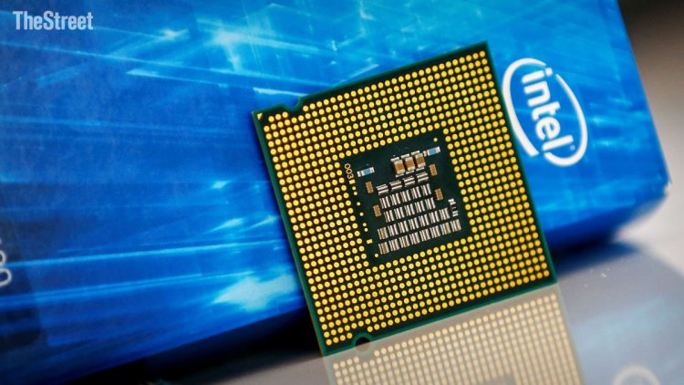 Intel Slashes Dividend Following Grim Profit Outlook: Stock Slides