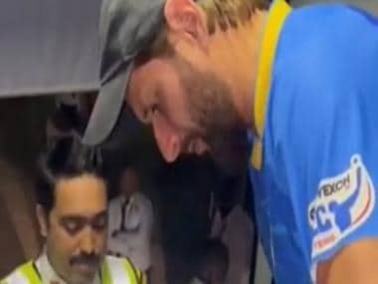 Watch: Shahid Afridi signs autograph on Indian flag for fan; video goes viral