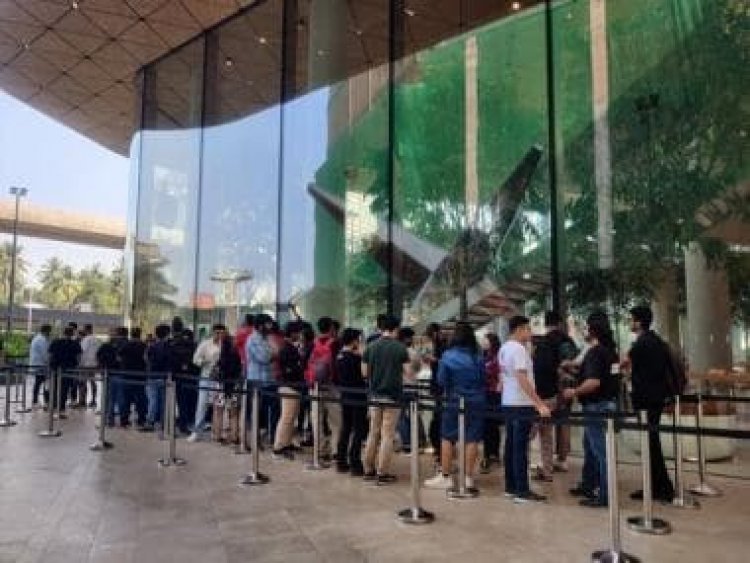 Long queues outside Apple's first-ever India store in Mumbai; check