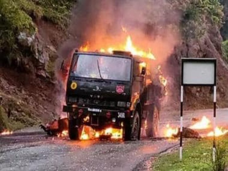 J&amp;K: 5 soldiers killed as terrorists attack army vehicle in Poonch